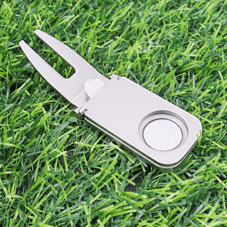 Cigar Holder, Magnetic Golf Divot Repair Tool and Ball Marker, Golf Accessory Tool, Portable Cigar Rest for Golf Cart, Zinc Alloy