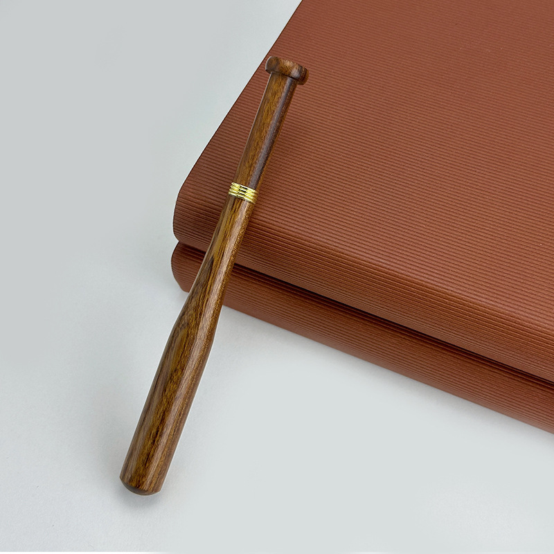 5.5 Inch Mini Baseball Bat-shaped Pen With Smooth Writing Performance