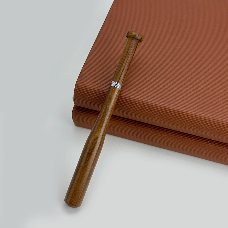 5.5 Inch Mini Baseball Bat-shaped Pen With Smooth Writing Performance