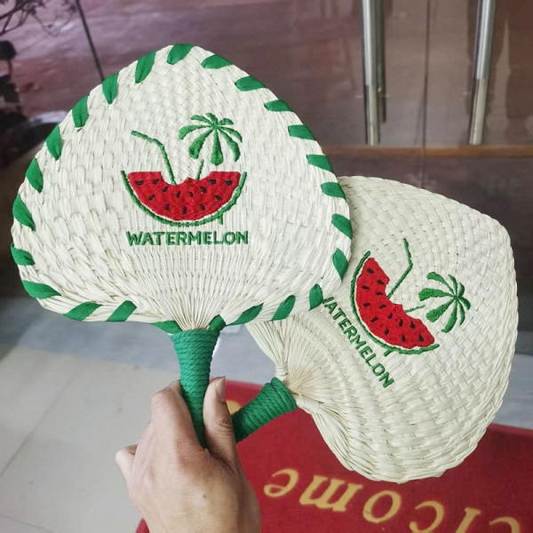 Heart Shape Mini Handmade Eco-friendly Straw Fan, Size: 8.3